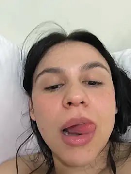 Daniela-rosee 即時 XXX 聊天