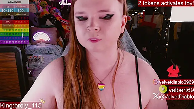 VelvetDiablo's Live XXX Chat