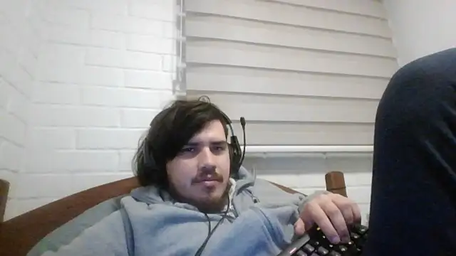 hung_weeb élő XXX-chatje