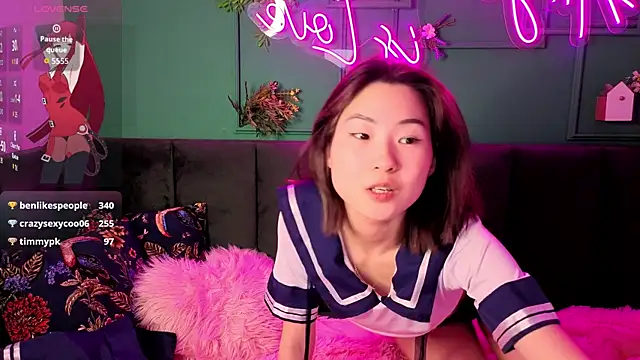 XXX chat uživo modela Runi_Asian