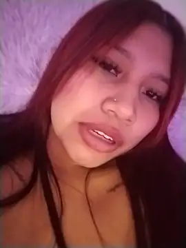 Cherry_Charlottee Adlı Modelin Canlı XXX Sohbeti