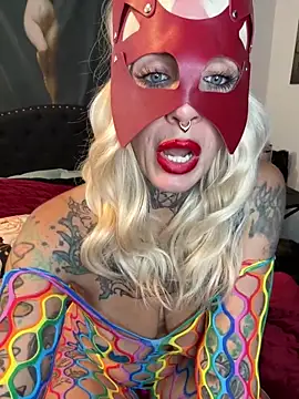 Chatroom XXX en direct de MaskedMamiXXX
