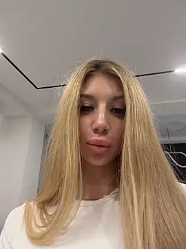 Chatroom XXX en direct de LynnAngel