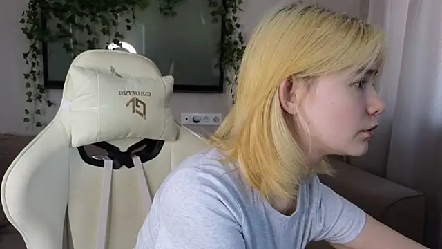 Emily_Miu Chat XXX in diretta
