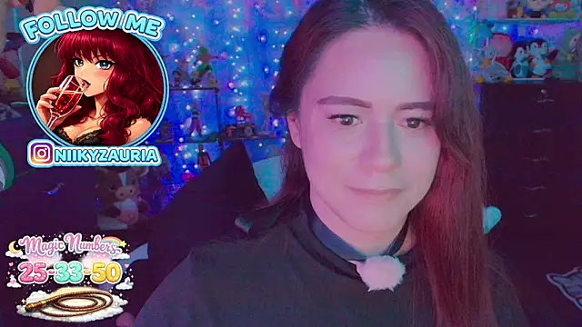 _niiky Adlı Modelin Canlı XXX Sohbeti