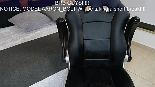 aaron_bolt 即時 XXX 聊天