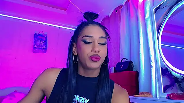 NahomiCamper's Live XXX Chat