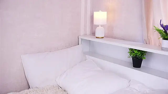 FalineBeacher's Live XXX Chat