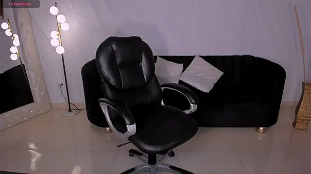 Czat XXX na żywo – LucyCarter1