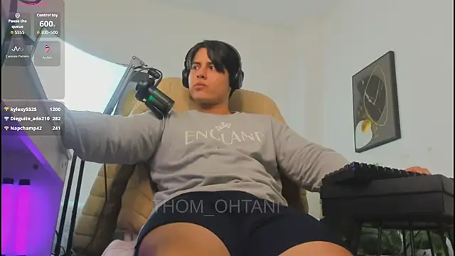 XXX chat uživo modela Thom_Ohtani