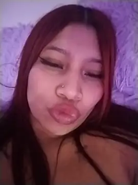 Chat XXX en directo de Cherry_Charlottee