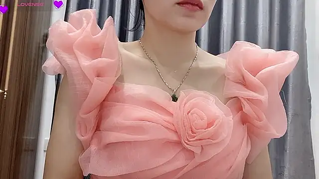 Ryo-Jisoo Chat XXX in diretta
