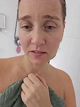 Chat XXX en directo de SkyelarsWorld