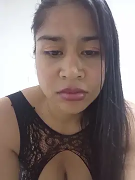 Chatroom XXX en direct de LexyJohnnes_