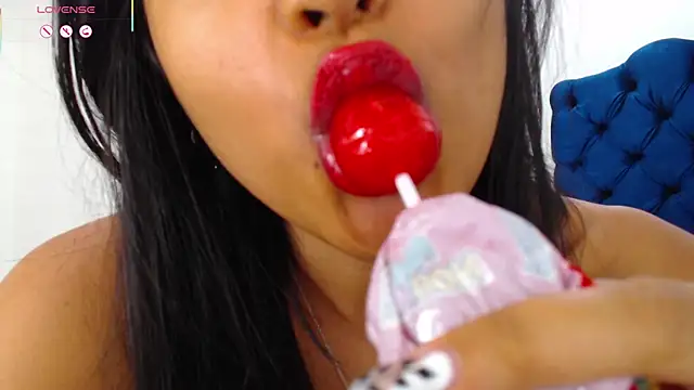 Chat XXX en directo de Lili666_