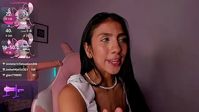 _emmawats_and_Helen's Live XXX Chat