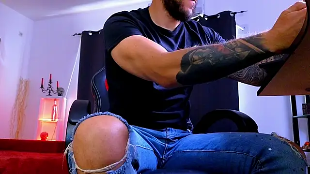 MightyAaron66 – Live XXX-chat