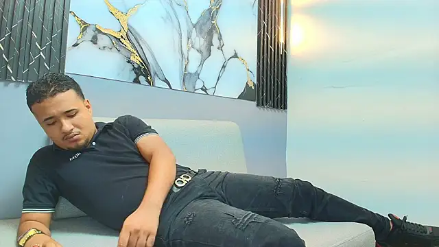 XXX chat uživo modela MAICOL_TORNER