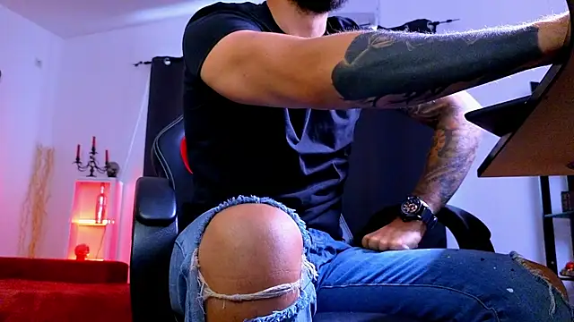 XXX chat uživo modela MightyAaron66