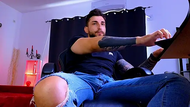Chat XXX ao vivo de MightyAaron66
