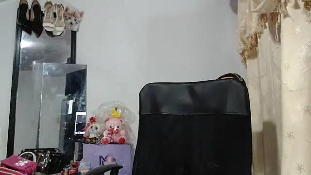 nadia__abaudのライブXXXチャット
