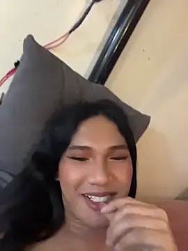 slutty_aki 即時 XXX 聊天