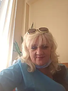 AliceStar333 Adlı Modelin Canlı XXX Sohbeti