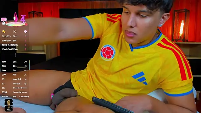 Leo_Savage_ Adlı Modelin Canlı XXX Sohbeti