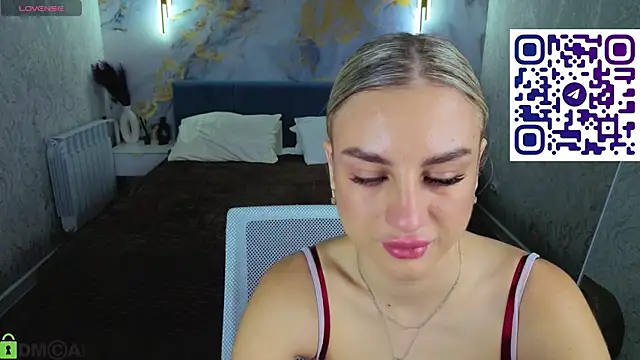 Silen_Tori's Live XXX Chat