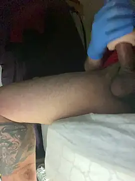 GusanoDelicioso's Live XXX Chat