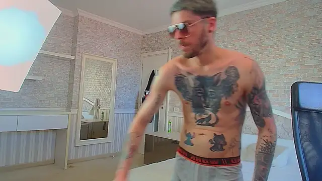 JonahShaw's Live XXX Chat