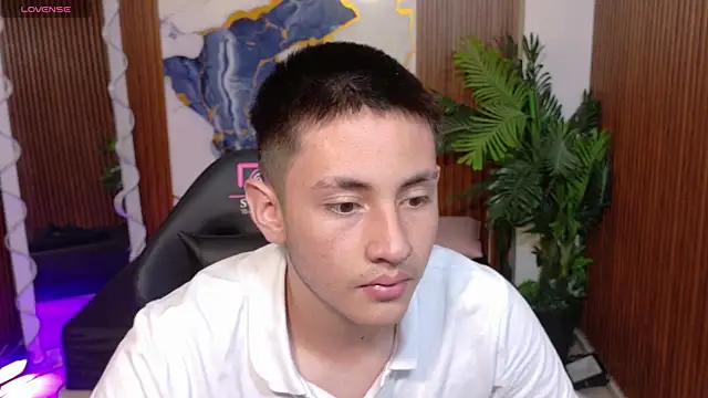 Andres_Tay Chat XXX in diretta