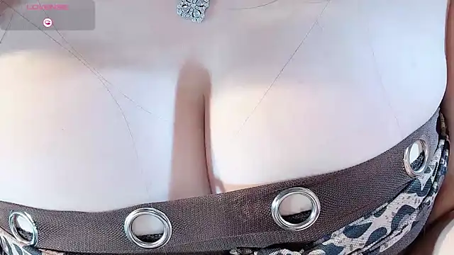 Irene--- লাইভ XXX চ্যাট