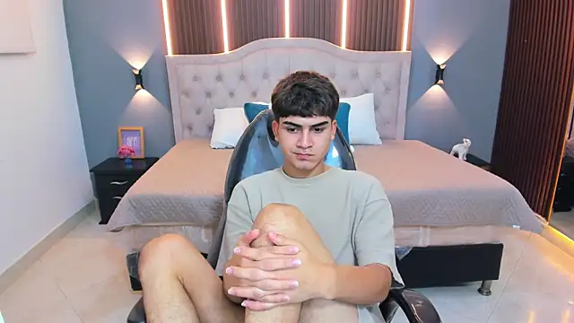 Tommy18__ Chat XXX live