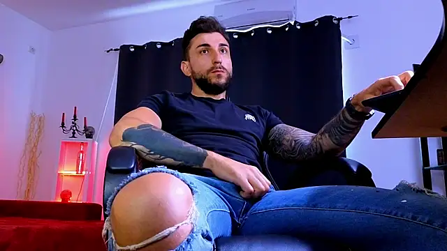 MightyAaron66 Live XXX Chat