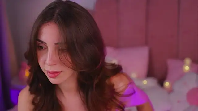 ElsaYoung Adlı Modelin Canlı XXX Sohbeti