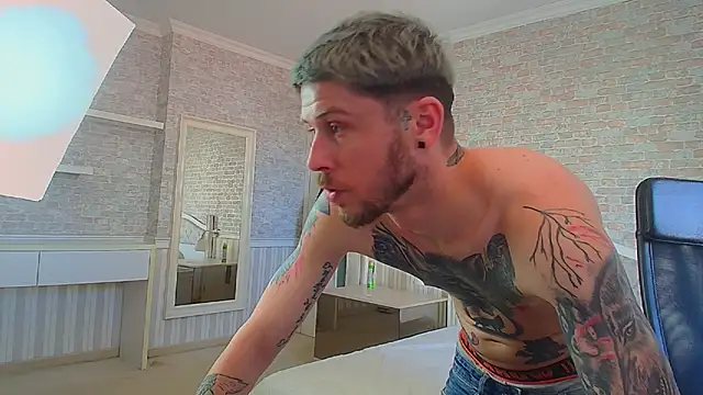 XXX chat uživo modela JonahShaw