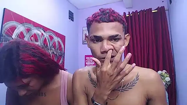 black_twinks 现场XXX聊天