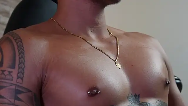 aaron_bolt élő XXX-chatje