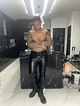 Czat XXX na żywo – master_leather