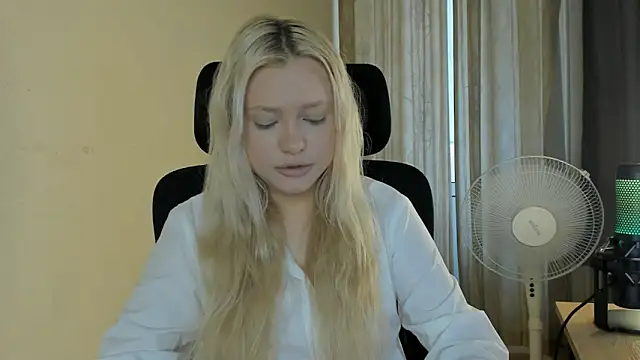 צ'אט XXX בשידור חי של MidnightPoise