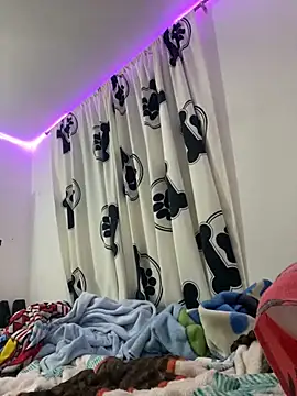 jhuan99's Live XXX Chat