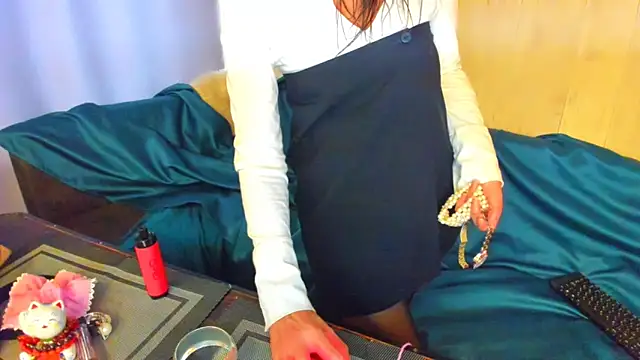 Elizabe_th's Live XXX Chat