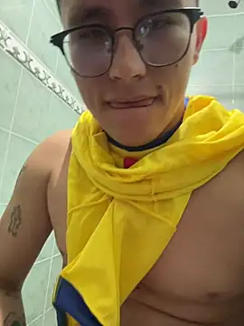Kurtxxx22 现场XXX聊天