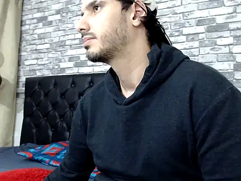 MrTyler667 现场XXX聊天