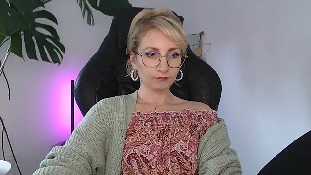 CinderellaMoon – Naživo XXX chat