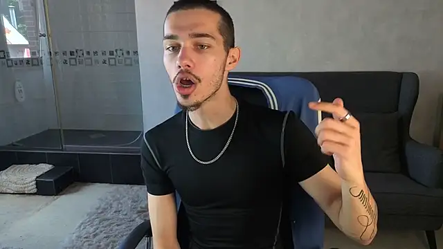 Chat +18 de KaydenDrew ao vivo