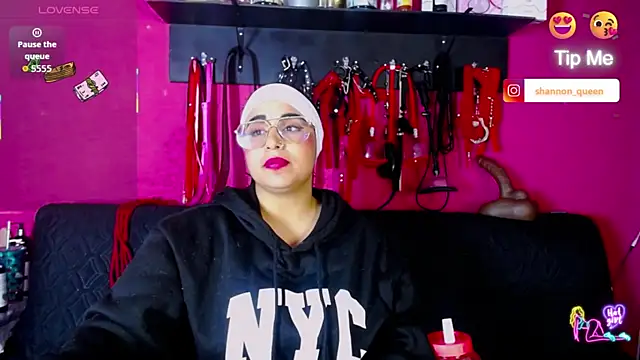 shannon_queen- élő XXX-chatje