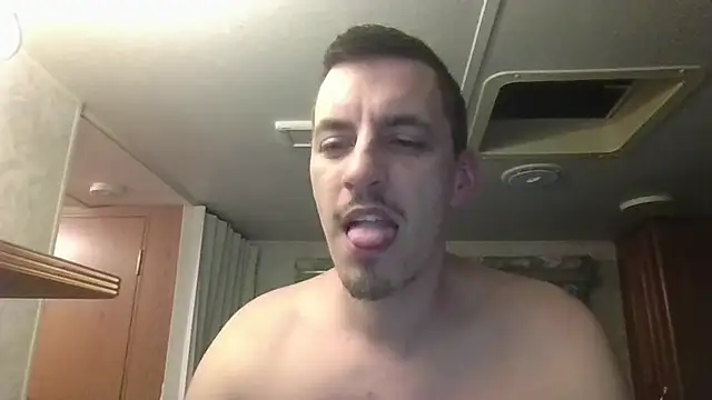 luverrboyy Chat XXX live