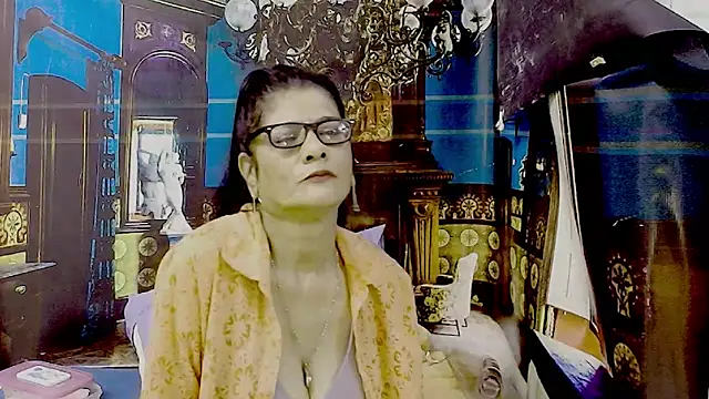 IndianAllure's Live XXX Chat